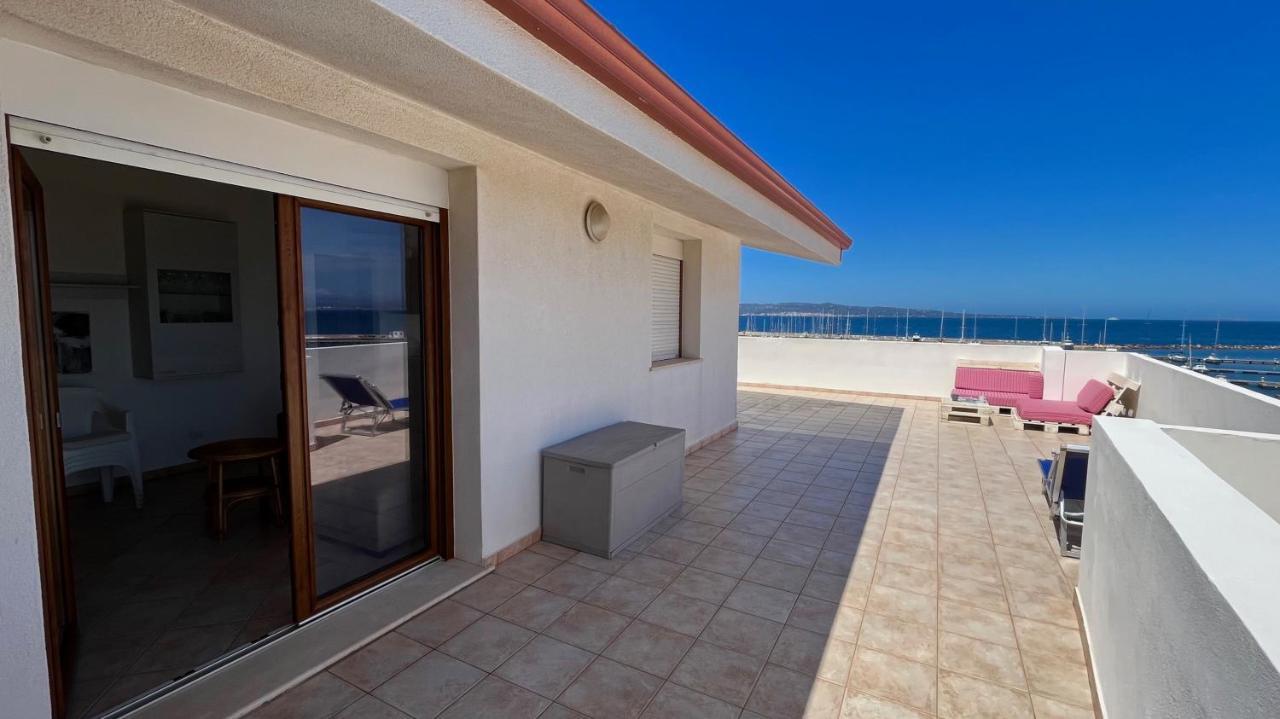 Attici Con Terrazzo Vista Mare Apartment Calasetta Exterior photo